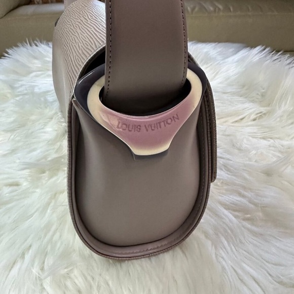 LOUIS VUITTON EPI LEATHER Nocturne PM Lilac Gray Baguette Shoulder Hand Bag RARE - Picture 16 of 16